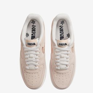 Brand new, never worn Nike Air Force 1s. They are wmns phantom/sanddrift size 10